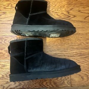 UGG Croc Black 7.5